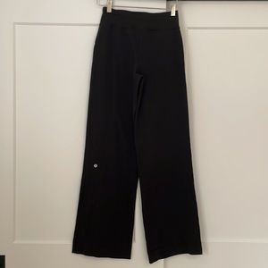 Lululemon wide leg stretchy yoga pant
